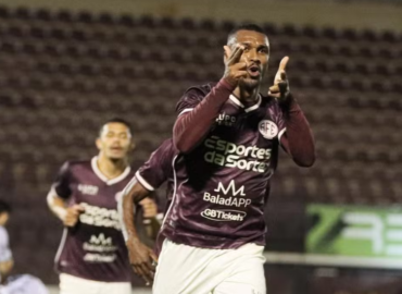 Felipe Rodrigues celebra primeiro gol pela Ferroviária e valoriza entrada da equipe no G-4 da Série C