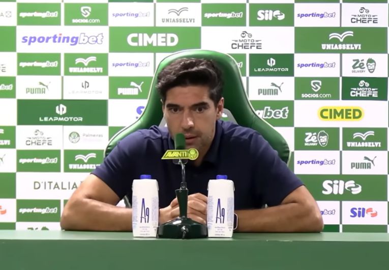 imagem da materia: Abel Ferreira fala sobre arbitragem polêmica contra a Chape