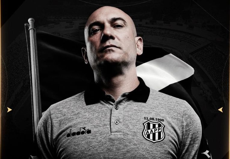 Ponte Preta oficializa a contratação de Márcio Zanardi