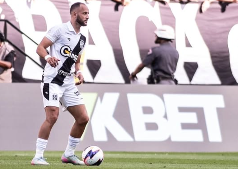 Diego Tavares, atacante da Ponte Preta - Foto: Marcos Ribolli