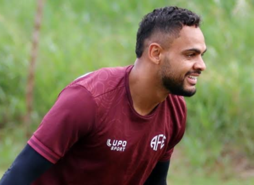 Juninho destaca estilo de Rogério Corrêa para melhor adaptação na Ferroviária