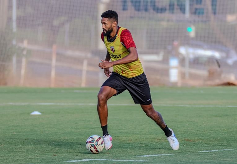 Wallace lamenta chances perdidas e cobra reação do Botafogo-SP