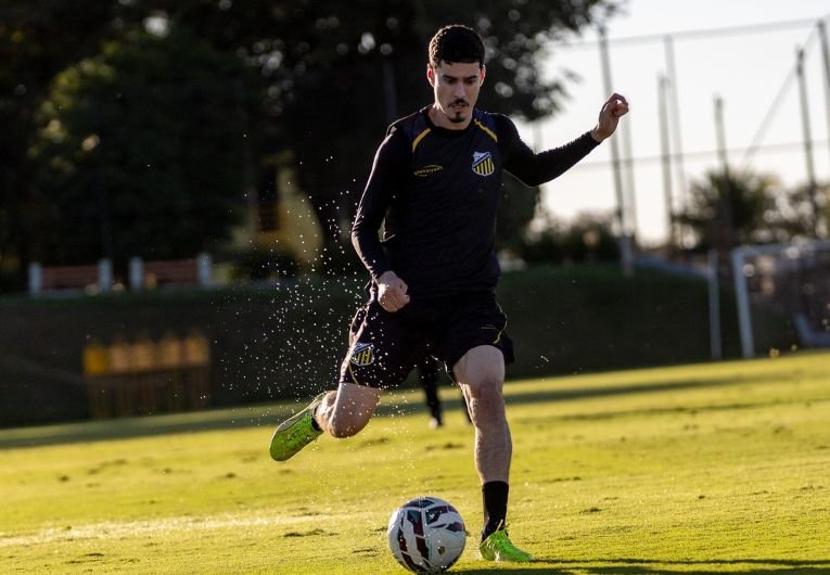 Rômulo celebra 150 jogos com a camisa do Novorizontino