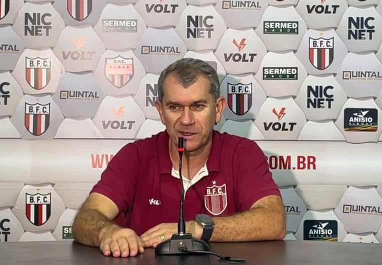 Cláudio Tencati valoriza evolução do Botafogo-SP na Série B