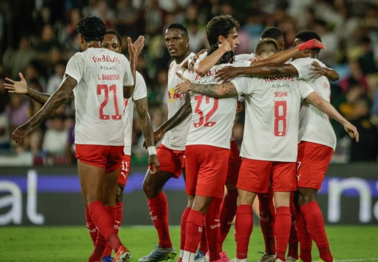 Bragantino sofre gol no fim e empata com o Fluminense