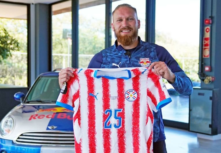 Pitta relembra a emoção de disputar a Copa pelo Paraguai