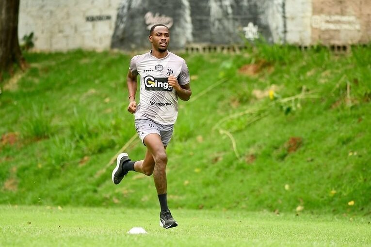 Sergio Palacios, zagueiro da Ponte Preta - Foto: Marcos Ribolli