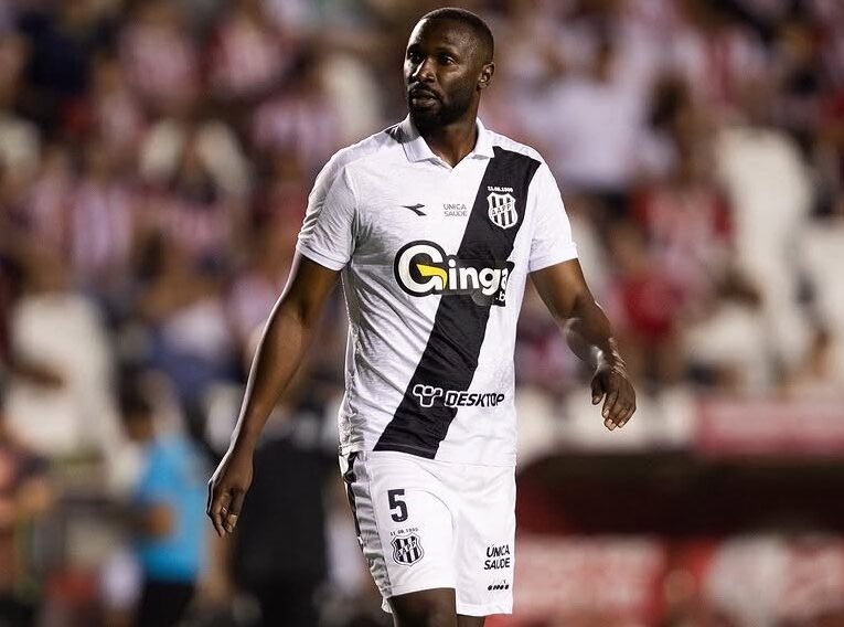 Rodrigo Souza, volante da Ponte Preta