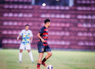 Vitinho vibra com vaga do Flamengo-SP na semifinal da Bezinha