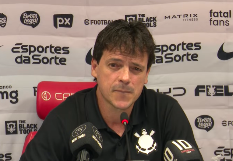 imagem da materia: Diniz mantém esperança em reação e critica análise sobre substituições