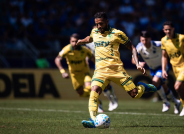 Reinaldo destaca força do Maião antes de duelo do Mirassol com LDU