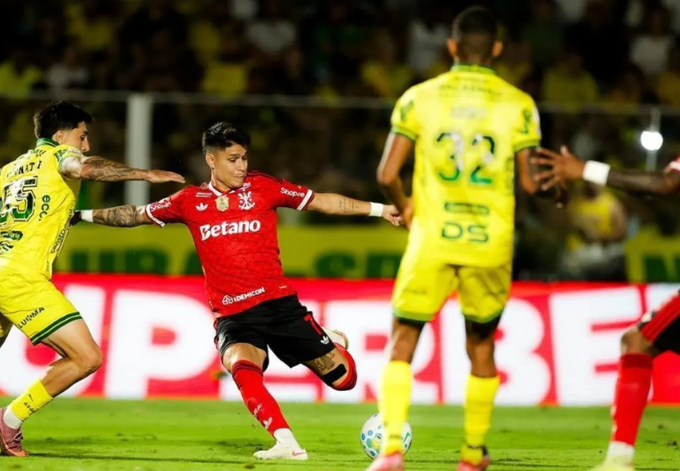 imagem da materia: Mirassol sofre maior goleada em casa em nove anos