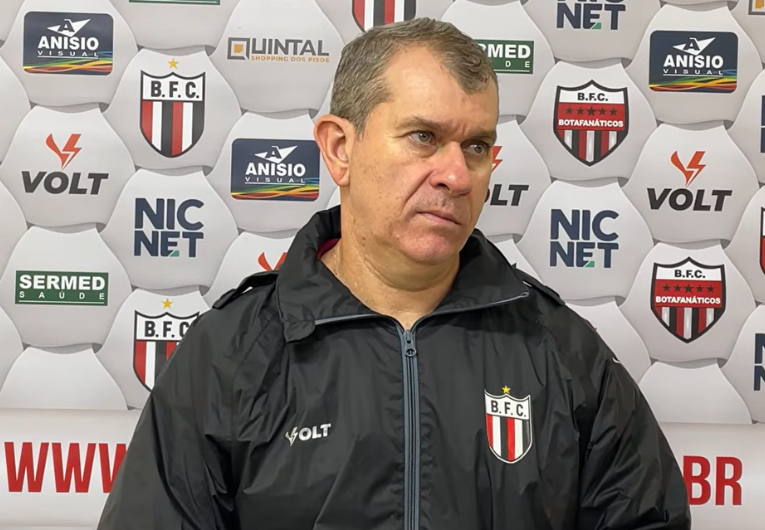 imagem da materia: Tencati exalta maturidade do Botafogo-SP após vitória sobre o São Bernardo