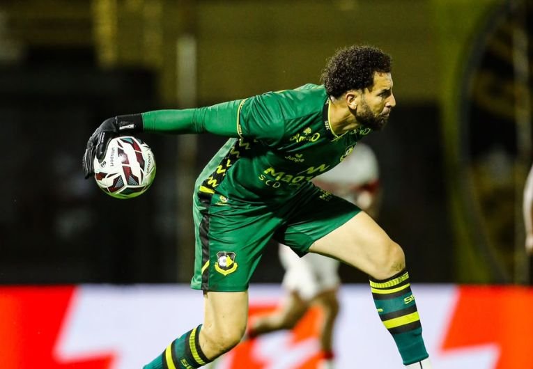 Goleiro do São Bernardo fala sobre sequência na Série B