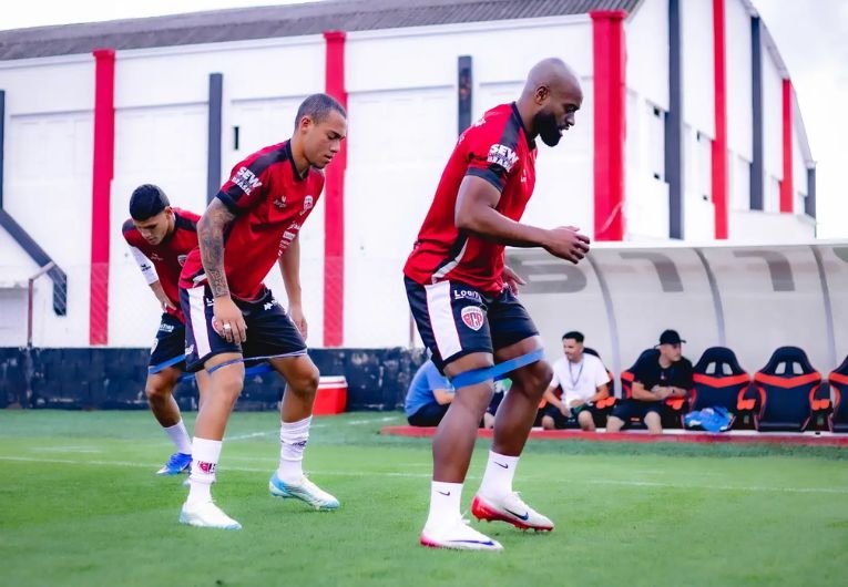 Volante do Primavera em processo de aquecimento antes do jogo