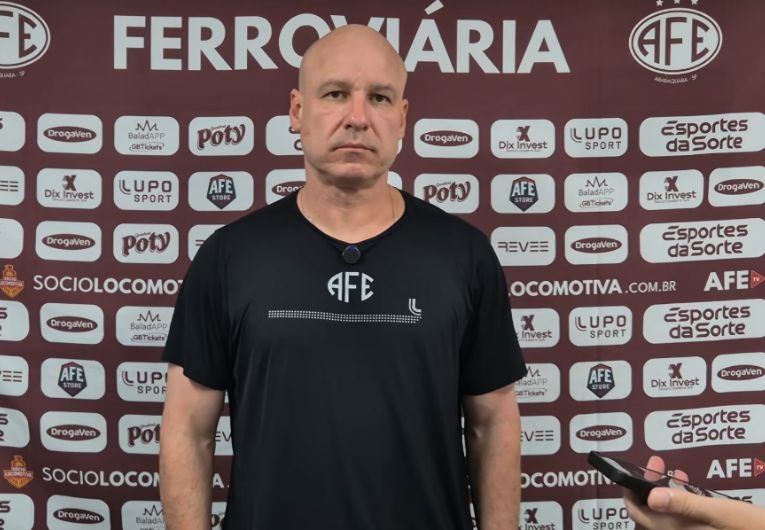 imagem da materia: Rogério Corrêa analisa empate entre Ferroviária e Figueirense
