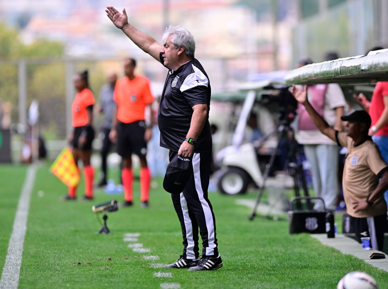 Gilson Kleina, técnico da Ponte Preta - Foto: Panda Mourão/América-MG