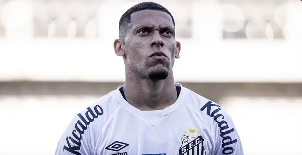 imagem da materia: Alex Nascimento não é mais jogador da Ponte Preta
