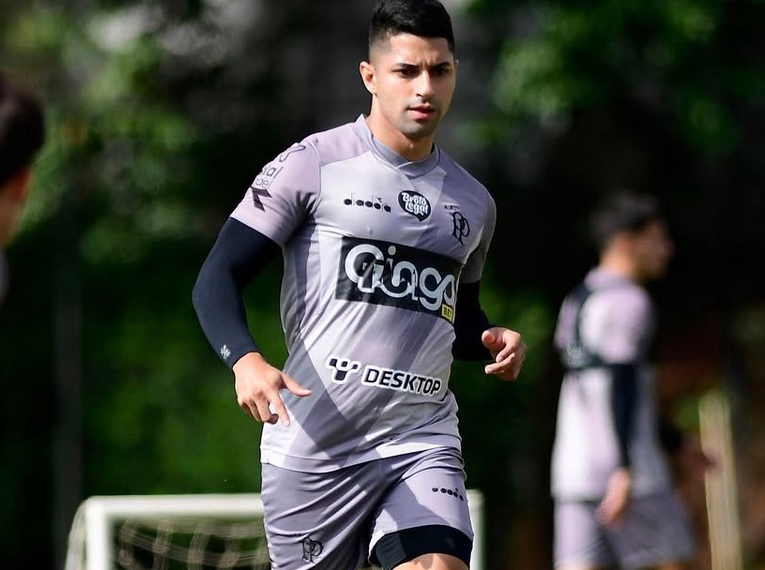 Vitor Ribeiro, atacante da Ponte Preta - Foto: Marcos Ribolli