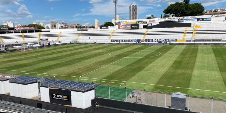 Gramado do estádio Moisés Lucarelli em 2024 - Foto: Divulgação