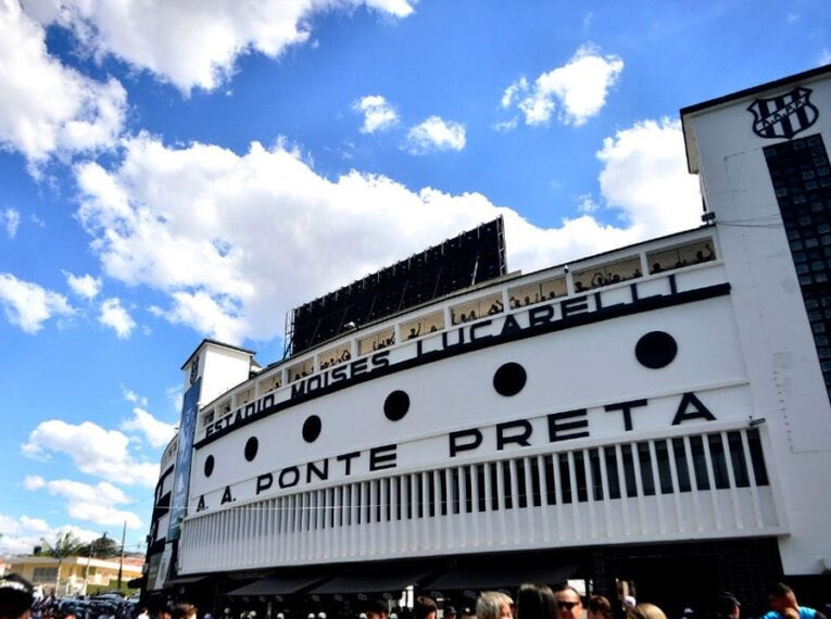 Moisés Lucarelli, estádio da Ponte Preta