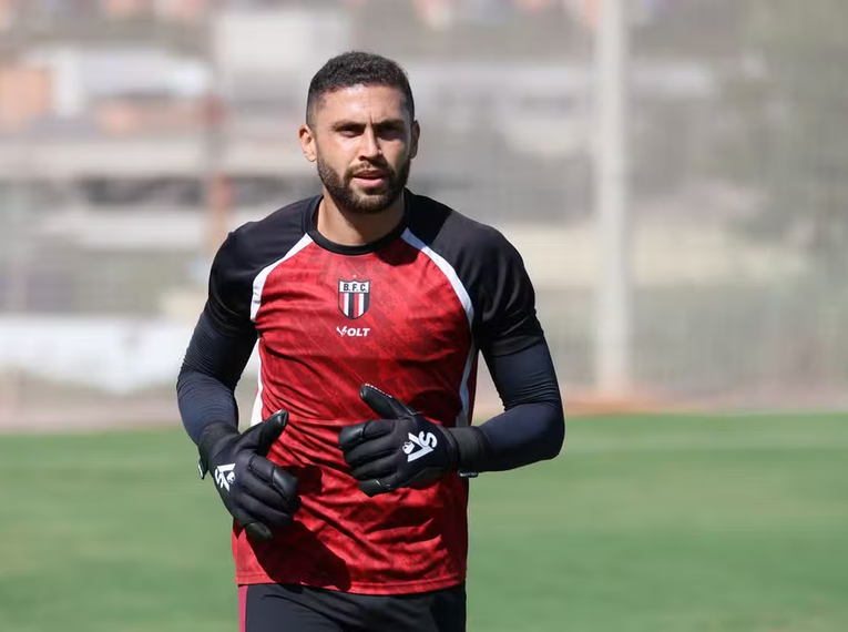 Victor Souza, goleiro do Botafogo-SP — Foto: João Victor Cristovão / Agência Botafogo