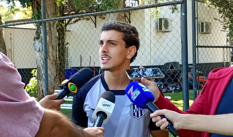 Felipe Di Mauro, novo lateral da Ponte Preta - Foto: Paulo Santana/PontePress