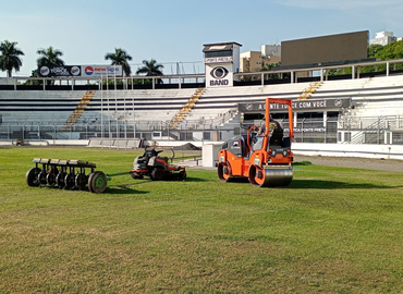 Reforma da Ponte Preta no gramado - Foto: Paulo Santana/PontePress