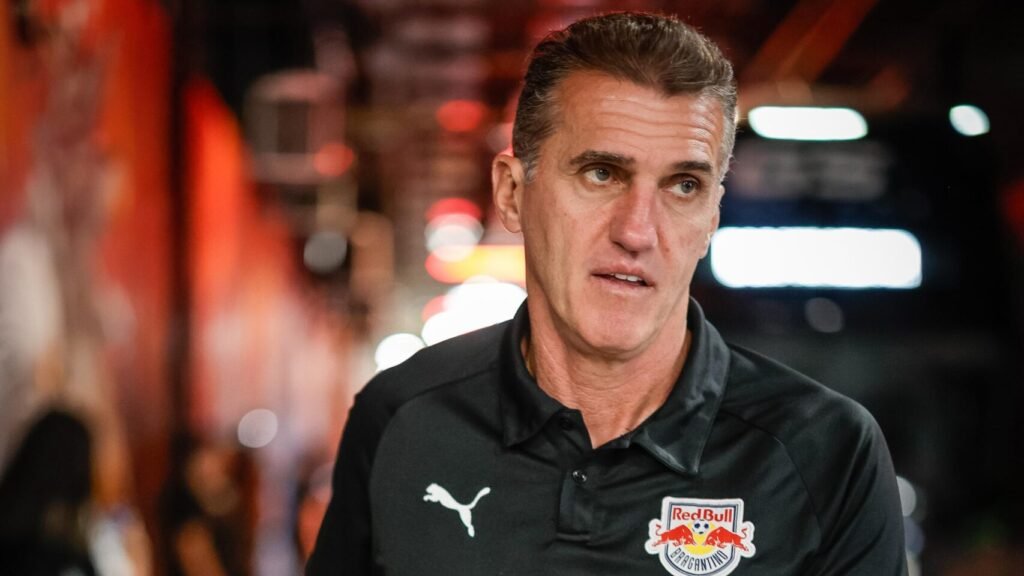 “A gente tem que sonhar em chegar na Libertadores”, Vagner Mancini fala após mais uma derrota