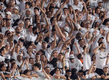 Ingressos Santos x Palmeiras: Torcida do Peixe esgota as entradas e prepara alçapão para o clássico