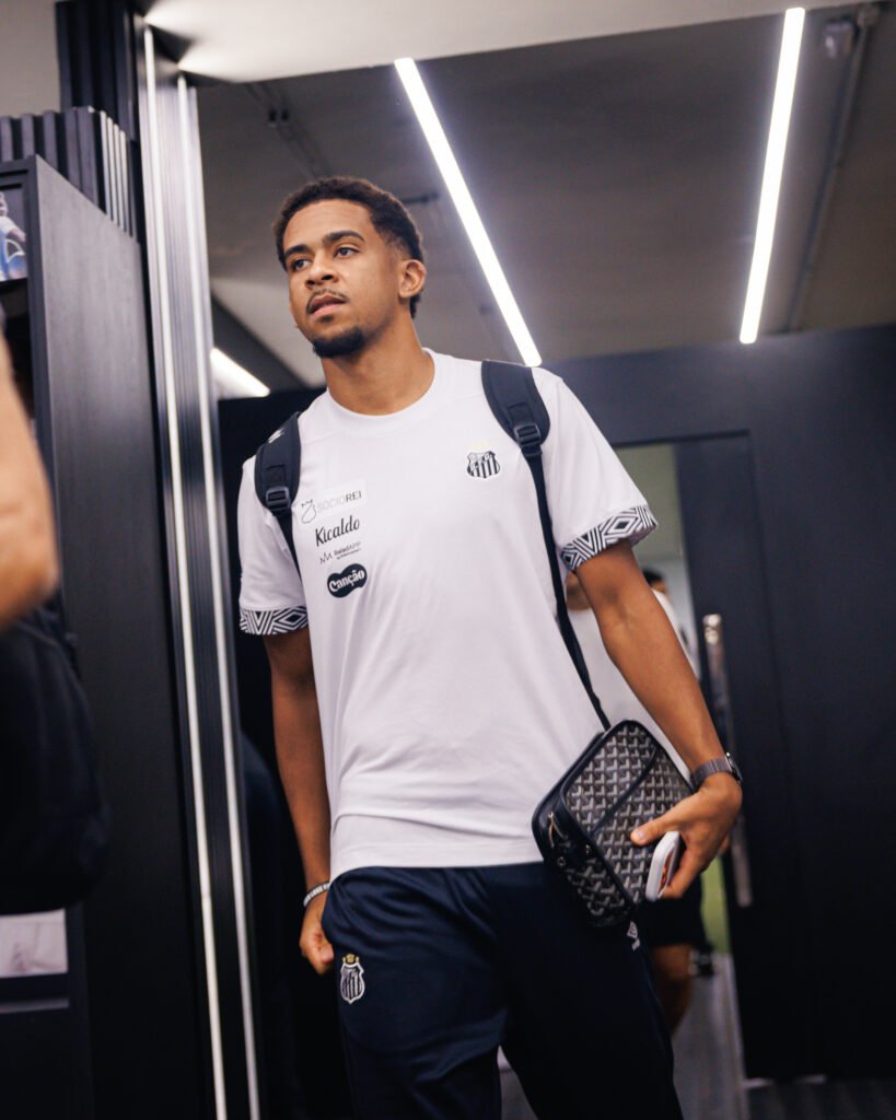 João Alencar: "Agradecer pela oportunidade de ser titular na maior equipe do Brasil"