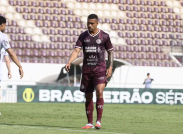 Ferroviária: Carlão destaca comprometimento coletivo por boa defesa na Série C