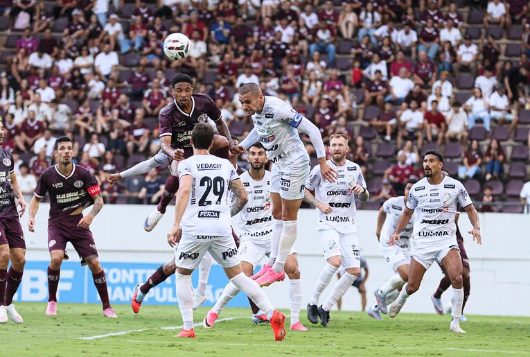 Ferroviária x Inter de Limeira pela última rodada do quadrangular da Série C 2026, partida suspensa no intervalo em Araraquara.