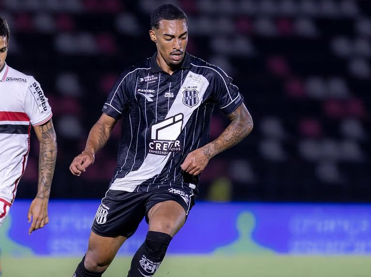 Denis Borges, meia da Ponte Preta - Foto: Reprodução/Instagram