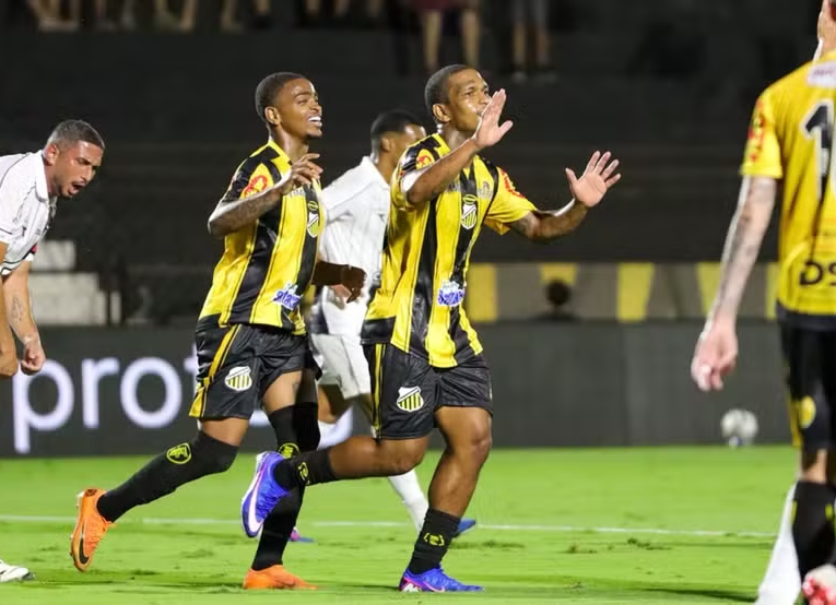 Juninho marca na goleada contra a Ponte Preta — Foto: Juan Rodrigues/Novorizontino
