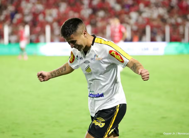 Titi Ortíz celebra gol do Novorizontino sobre o Vila Nova - Foto: Ozzair Jr