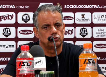 Jorge Macedo, diretor executivo da Ferroviária SAF, durante coletiva de imprensa após a suspensão de Ferroviária x Inter de Limeira na Série C 2026.