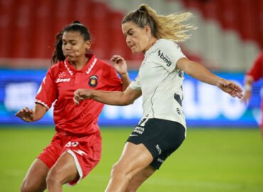 Lateral-esquerda comenta uso de aparelho respiratório e projeta semifinal da Libertadores Feminina contra o Santa Fe